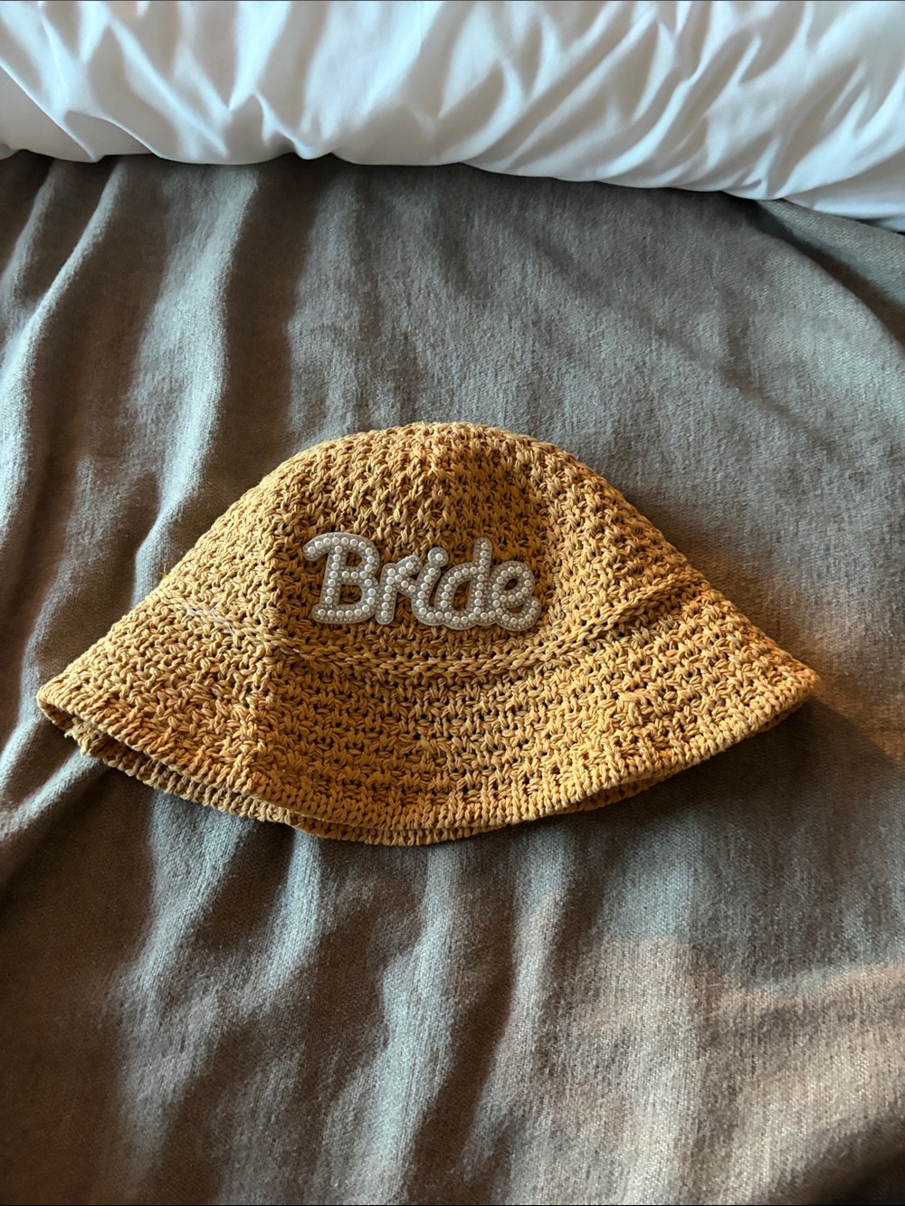 Bride Pearl Appliqué Crochet Bucket Hat